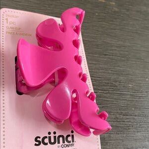 Scunci Pink Hair Claw Clip